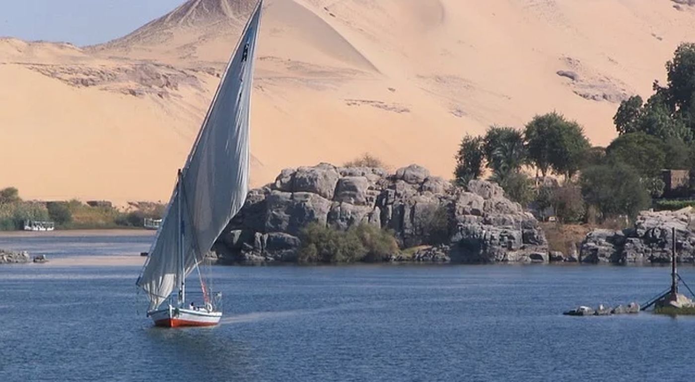 Felucca sail around Elephantine Island