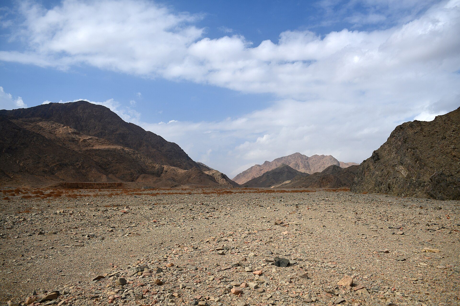 The wadis and the interior